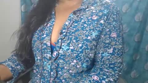 Snapshot of sophia_indian chatting on 8, 6, 2026 Sophia Tamil online show from 8, 6, 2026