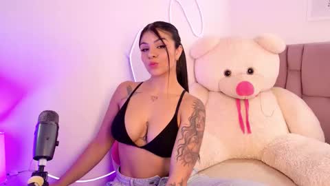 Sophia Carson online show from 6, 11, 2025