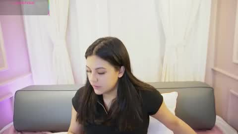 Snapshot of sophia_wilsonn_ chatting on 18, 9, 2025 Sofi online show from 18, 9, 2025