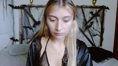 SophiaLee online show from 25, 10, 2025