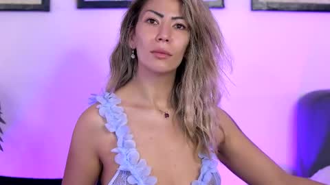 Sophie online show from 4, 6, 2026