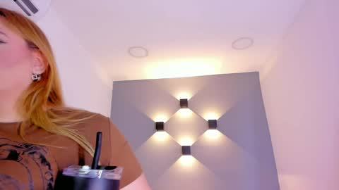 Snapshot of sophiarossee chatting on 28, 1, 2025 Sofi online show from 28, 1, 2025