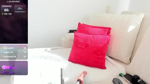 Snapshot of sophie_evanss_ chatting on 9, 3, 2025   online show from 9, 3, 2025