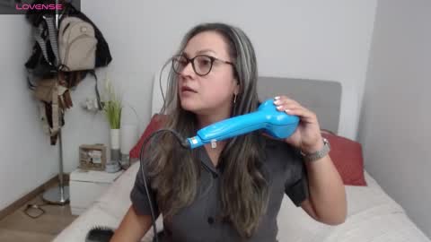 Snapshot of sophie_lopez1 chatting on 8, 12, 2024 Sofa online show from 8, 12, 2024