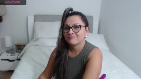 Snapshot of sophie_lopez1 chatting on 16, 1, 2025 Sofa online show from 16, 1, 2025