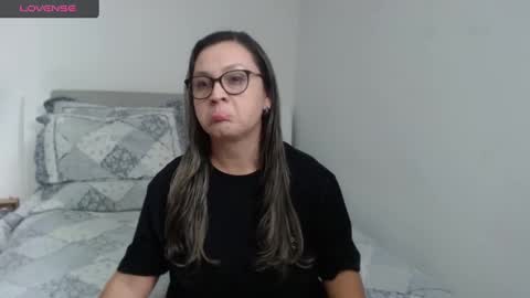 Snapshot of sophie_lopez1 chatting on 28, 1, 2025 Sofa online show from 28, 1, 2025