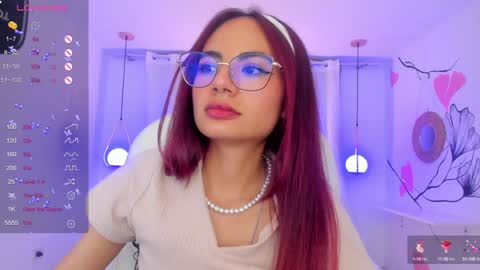 Snapshot of sophiecherry_ chatting on 21, 1, 2025 Sophie IG sophiecherry es online show from 21, 1, 2025