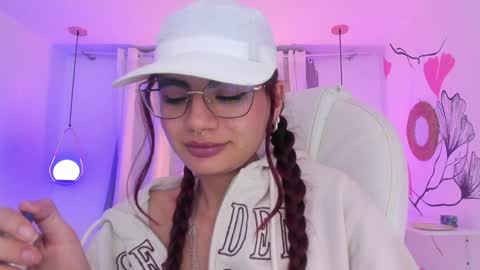 Snapshot of sophiecherry_ chatting on 31, 1, 2025 Sophie IG sophiecherry es online show from 31, 1, 2025