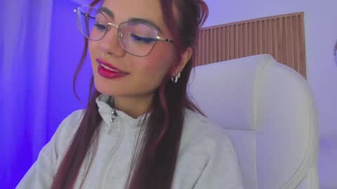 Snapshot of sophiecherry_ chatting on 2, 2, 2025 Sophie IG sophiecherry es online show from 2, 2, 2025