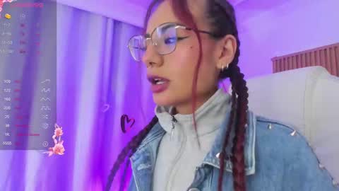 Snapshot of sophiecherry_ chatting on 22, 2, 2025 Sophie IG sophiecherry es online show from 22, 2, 2025