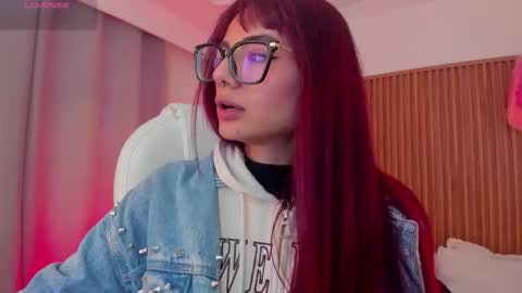 Snapshot of sophiecherry_ chatting on 4, 11, 2025 Sophie IG sophiecherry es online show from 4, 11, 2025