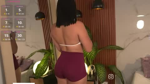 Snapshot of sophiecollins_1 chatting on 10, 4, 2026 Sophie online show from 10, 4, 2026