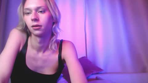 Snapshot of sophiediamond_x chatting on 9, 10, 2025 sophiediamond_x online show from 9, 10, 2025