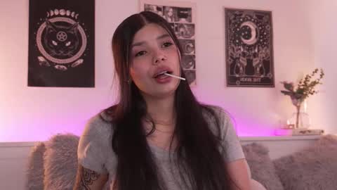 Sophiee  online show from 8, 9, 2025