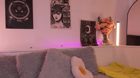 Sophiee  online show from 20, 10, 2025