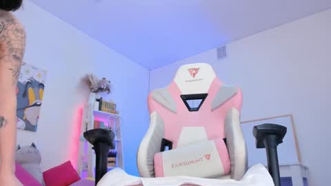 Snapshot of sophiee_lane chatting on 25, 12, 2024 Sophie online show from 25, 12, 2024