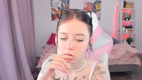 Snapshot of sophiee_lane chatting on 11, 1, 2025 Sophie online show from 11, 1, 2025