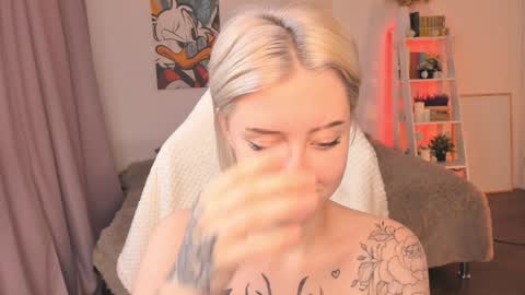 Snapshot of sophiee_lane chatting on 2, 2, 2025 Sophie online show from 2, 2, 2025