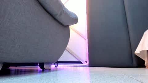 sophieharris__ online show from 8, 2, 2025