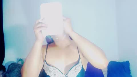 Snapshot of sophiehillsxo chatting on 6, 2, 2026 sophiehillsxo online show from 6, 2, 2026