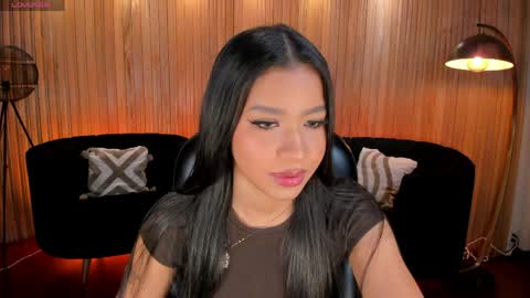 Sophie Houston online show from 8, 4, 2026