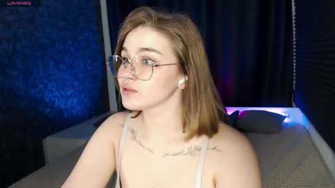 Snapshot of sophiemure chatting on 27, 4, 2026 Sophie online show from 27, 4, 2026