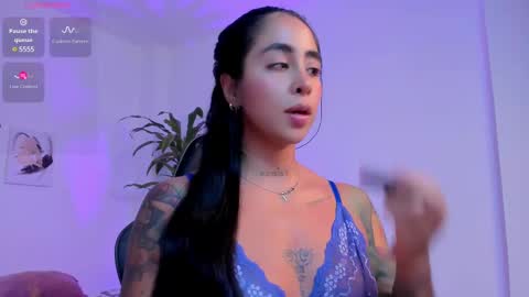 sophierooy online show from 10, 3, 2025