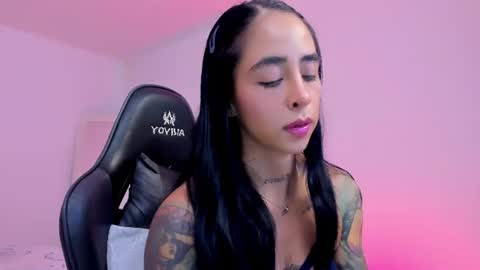 Snapshot of sophierooy chatting on 9, 7, 2026 sophierooy online show from 9, 7, 2026