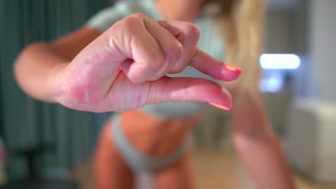       online show from 15, 9, 2025