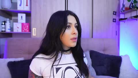 Sophiie online show from 8, 4, 2026