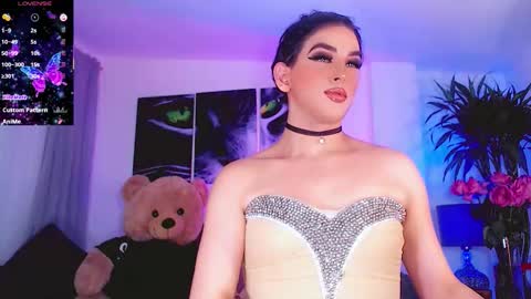 Sophie Sweet online show from 2, 12, 2025