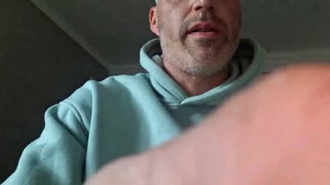 Snapshot of southboy2410 chatting on 4, 10, 2025 southboy2410 online show from 4, 10, 2025