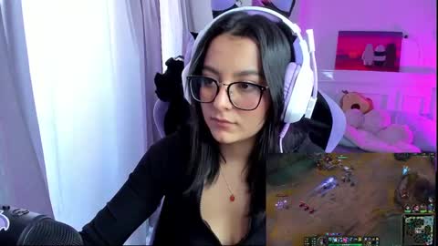 Snapshot of soy___lili chatting on 12, 1, 2025 Lili online show from 12, 1, 2025