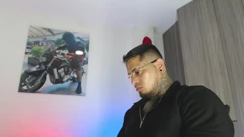 Snapshot of soy_apolo chatting on 18, 12, 2025 soy_apolo online show from 18, 12, 2025