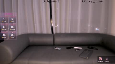 Snapshot of soy_miia chatting on 18, 10, 2025 MIA online show from 18, 10, 2025