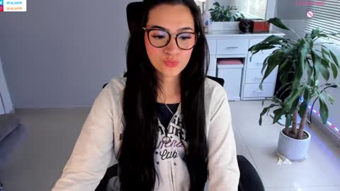 Snapshot of soyabby_ chatting on 17, 1, 2025 Luisa online show from 17, 1, 2025