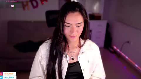 Snapshot of soyabby_ chatting on 6, 3, 2025 Luisa online show from 6, 3, 2025