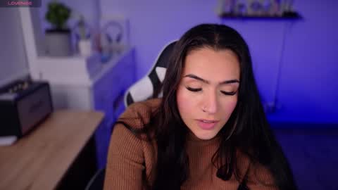 Snapshot of soyabby_ chatting on 8, 9, 2025 Luisa online show from 8, 9, 2025