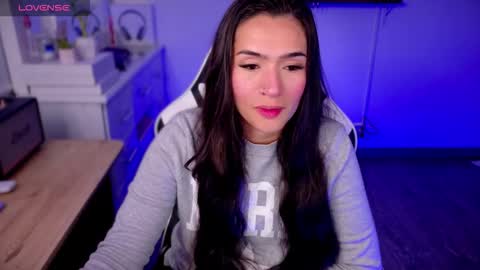 Snapshot of soyabby_ chatting on 2, 11, 2025 Luisa online show from 2, 11, 2025