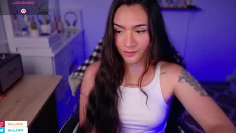 Snapshot of soyabby_ chatting on 19, 11, 2025 Luisa online show from 19, 11, 2025