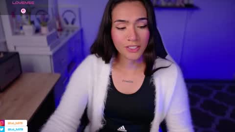 Snapshot of soyabby_ chatting on 23, 11, 2025 Luisa online show from 23, 11, 2025