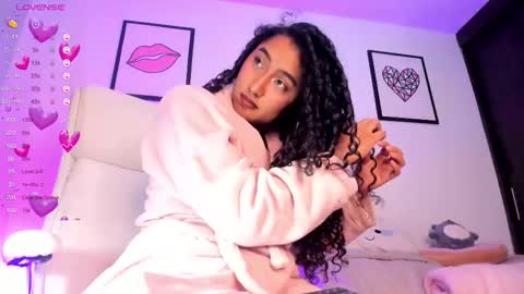 Juliana online show from 6, 3, 2025