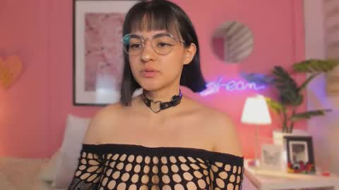 Snapshot of soysaraa_ chatting on 8, 10, 2025 Aleja online show from 8, 10, 2025