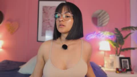 Snapshot of soysaraa_ chatting on 29, 10, 2025 Aleja online show from 29, 10, 2025