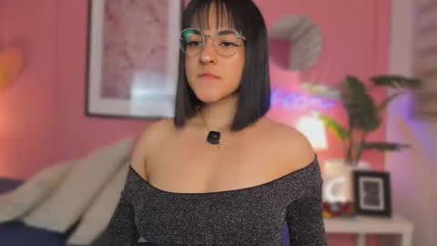 Snapshot of soysaraa_ chatting on 2, 12, 2025 Aleja online show from 2, 12, 2025