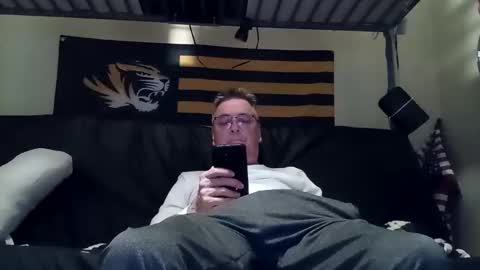 Snapshot of sparkyspeedway chatting on 19, 12, 2025 sparkyspeedway online show from 19, 12, 2025