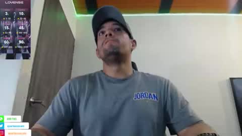 Snapshot of spartacus_cam chatting on 30, 1, 2025     online show from 30, 1, 2025