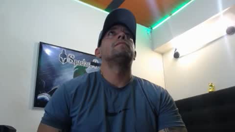 Snapshot of spartacus_cam chatting on 18, 9, 2025     online show from 18, 9, 2025