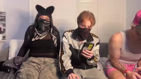 Snapshot of spicey_twins_tv chatting on 25, 10, 2025 spicey_twins_tv online show from 25, 10, 2025