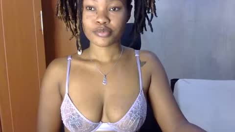 Snapshot of spicy_kerrine chatting on 6, 3, 2025 Spicy kerrine online show from 6, 3, 2025